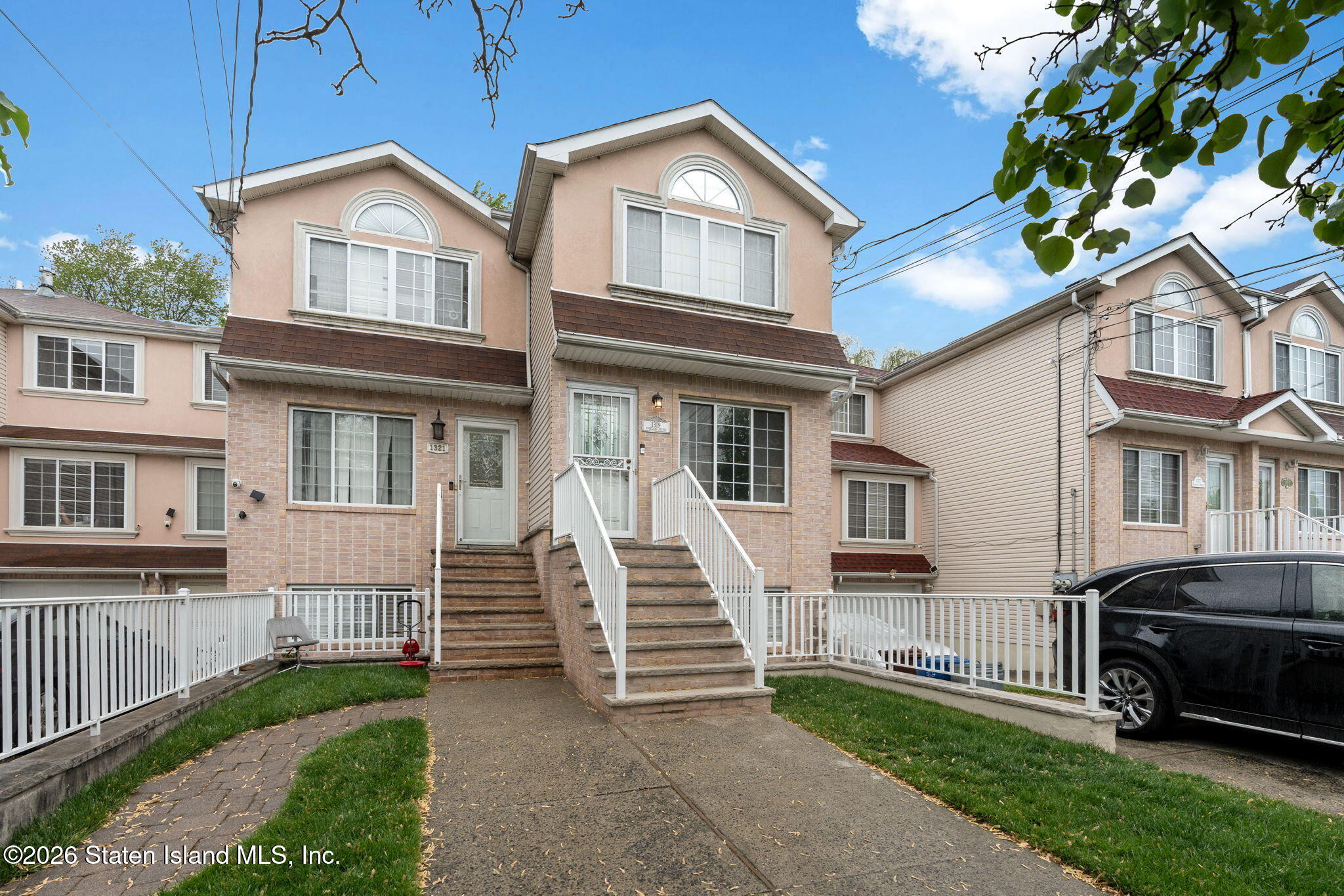 1319 Rockland Avenue