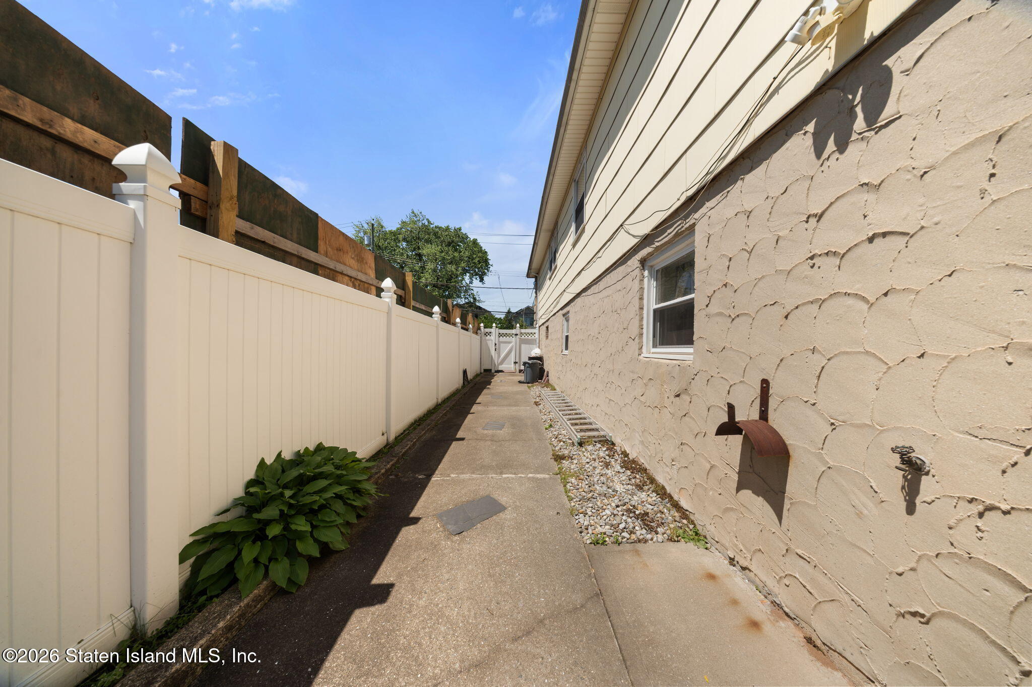 599 Foster Road