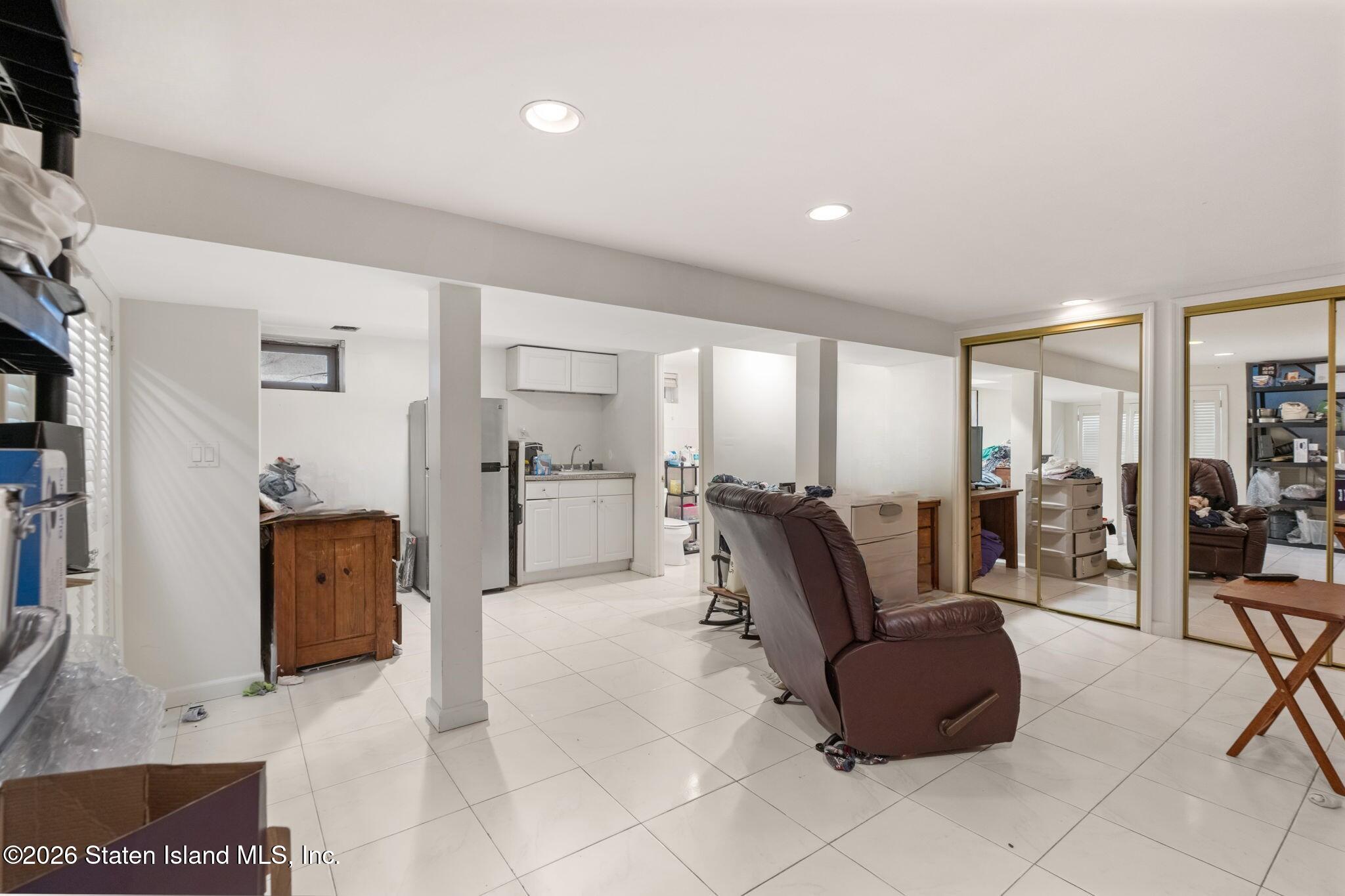 17 Lindenwood Road