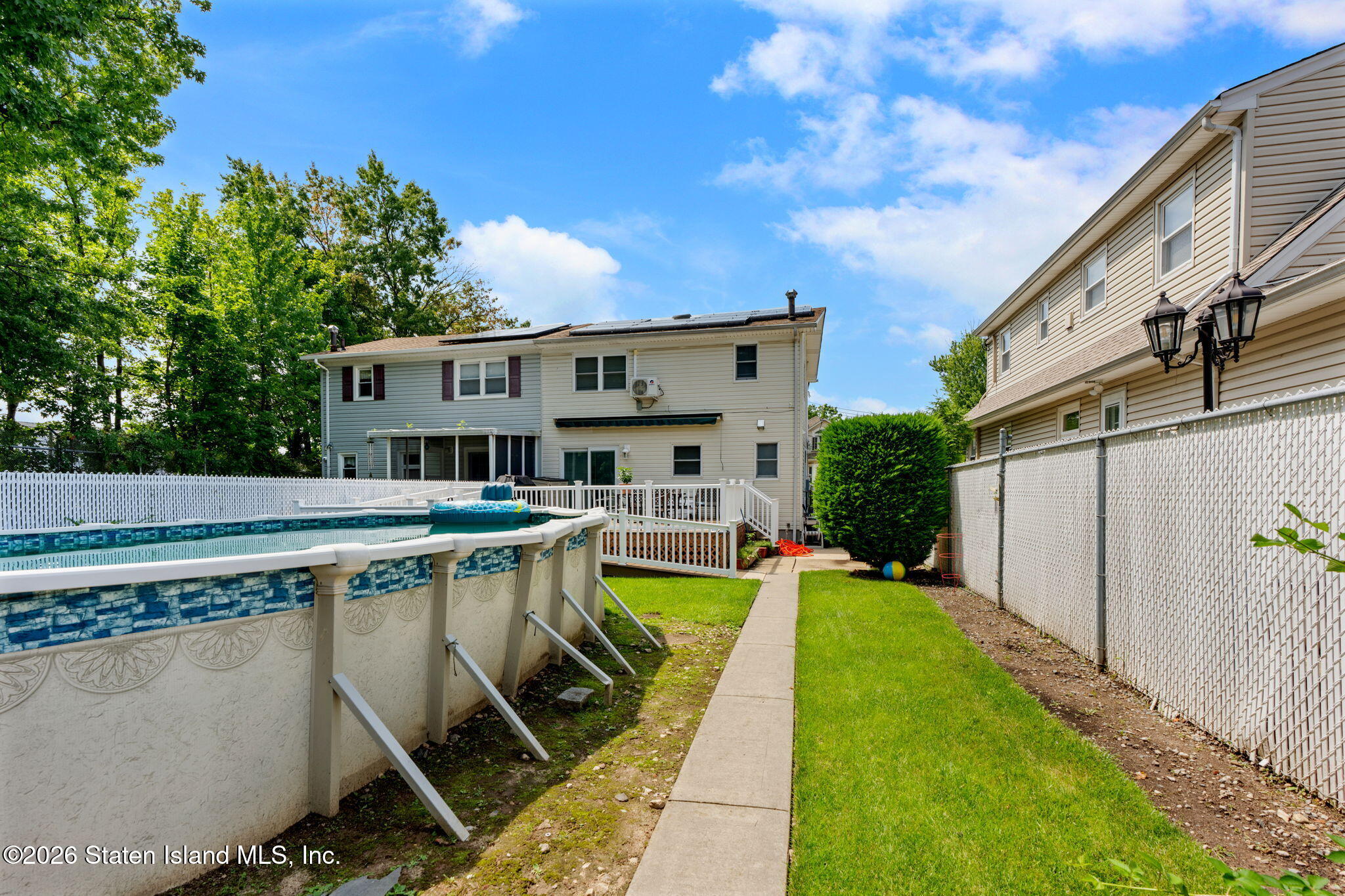 17 Lindenwood Road