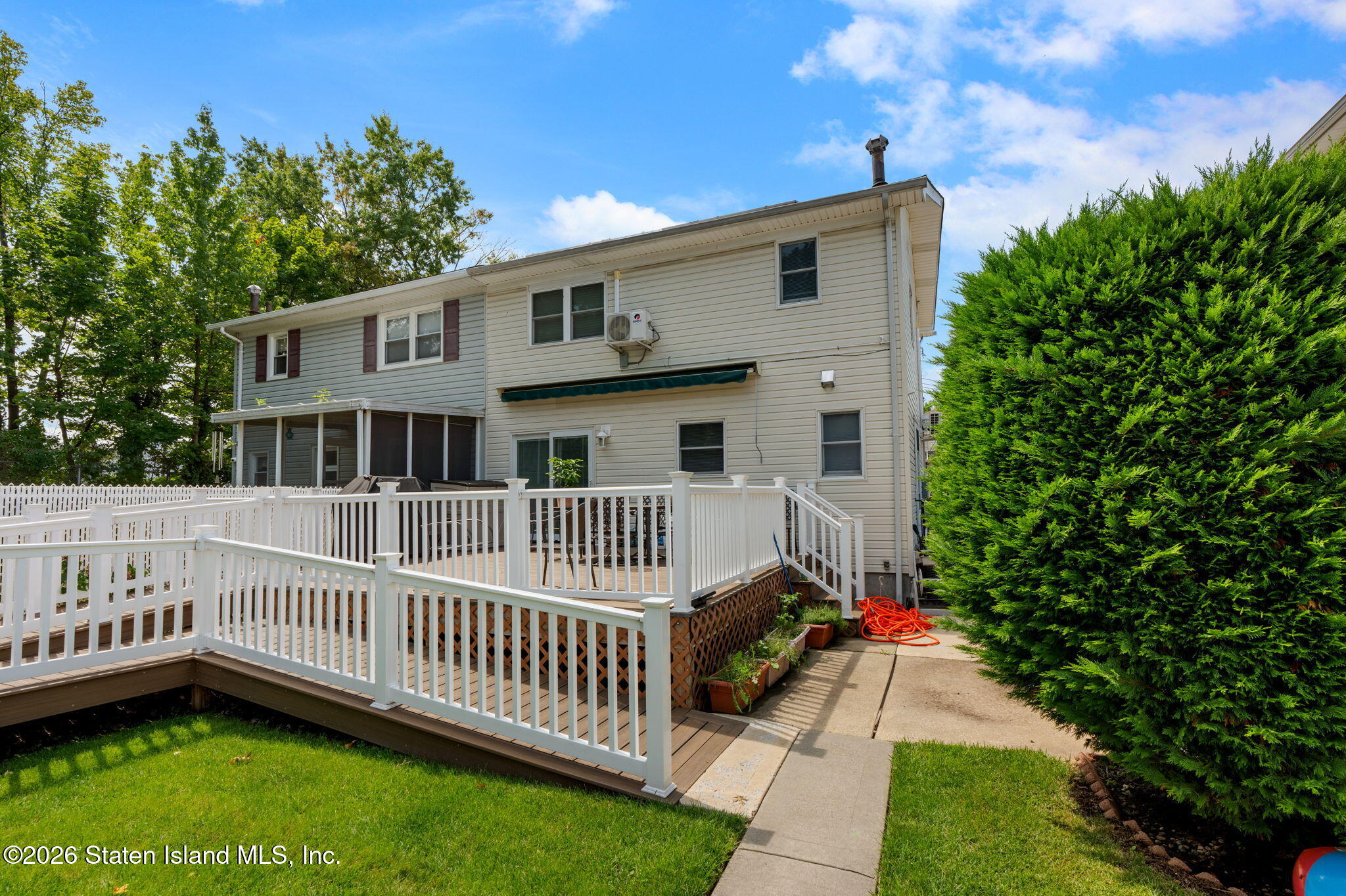 17 Lindenwood Road