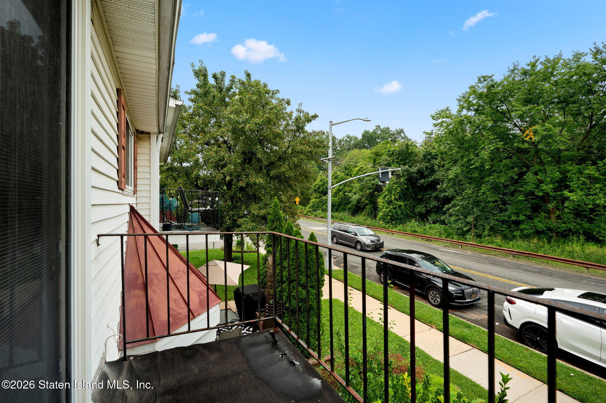 1728 Forest Hill Road