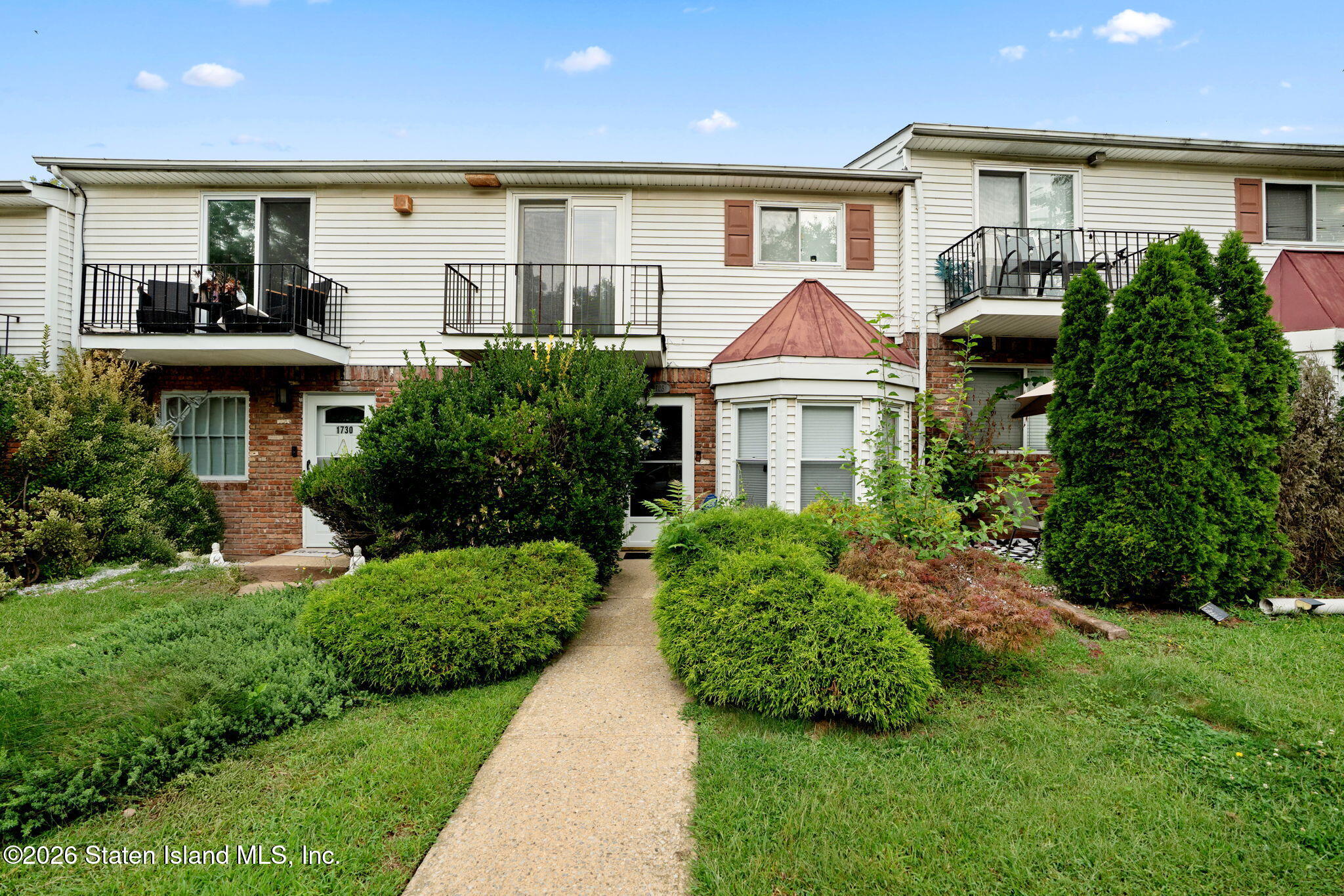 1728 Forest Hill Road