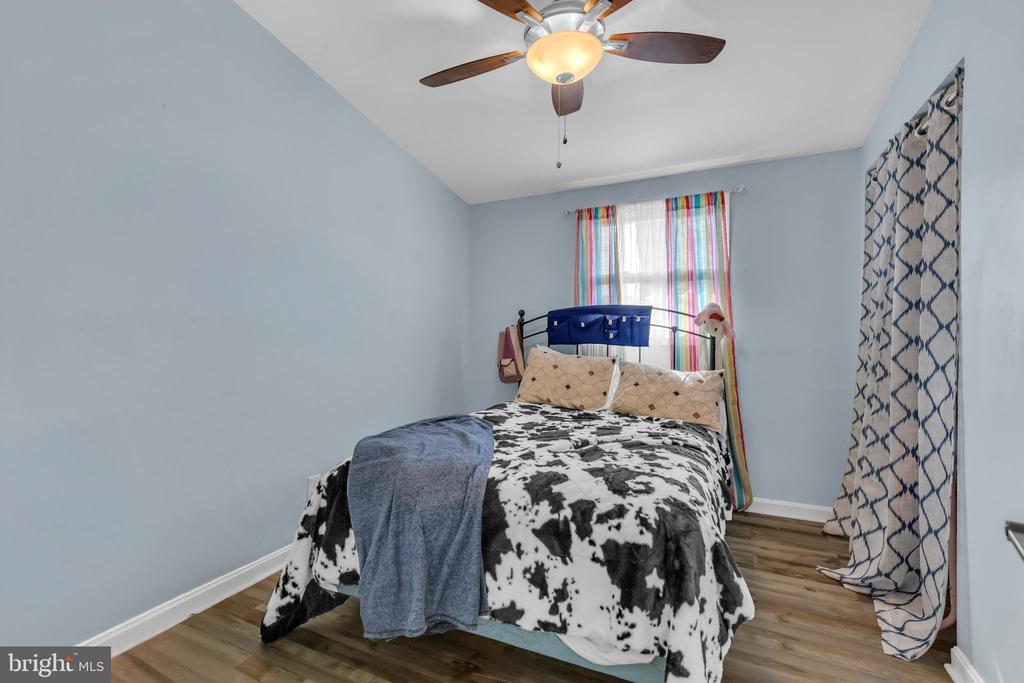 302 Gloucester Dr