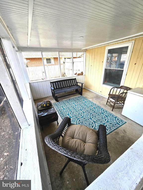 302 Gloucester Dr