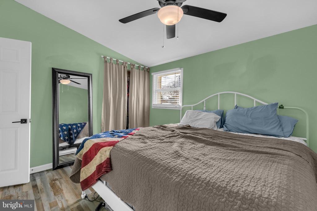 302 Gloucester Dr