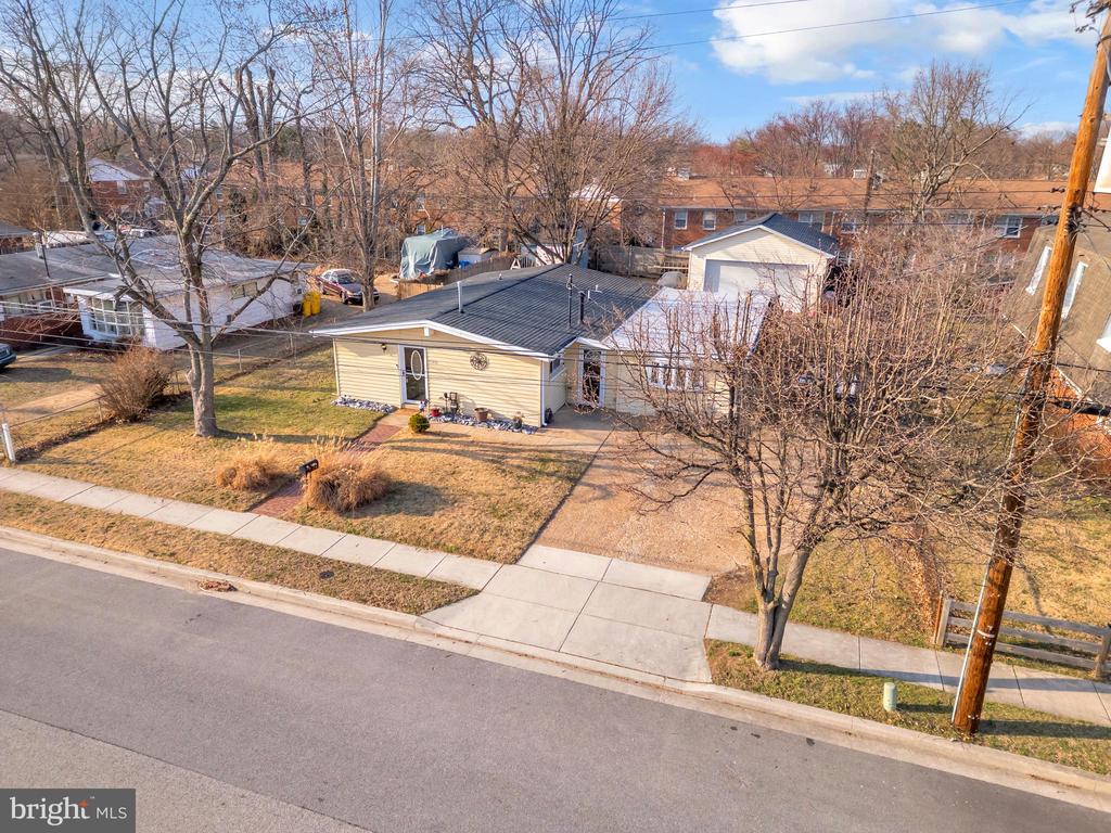 302 Gloucester Dr