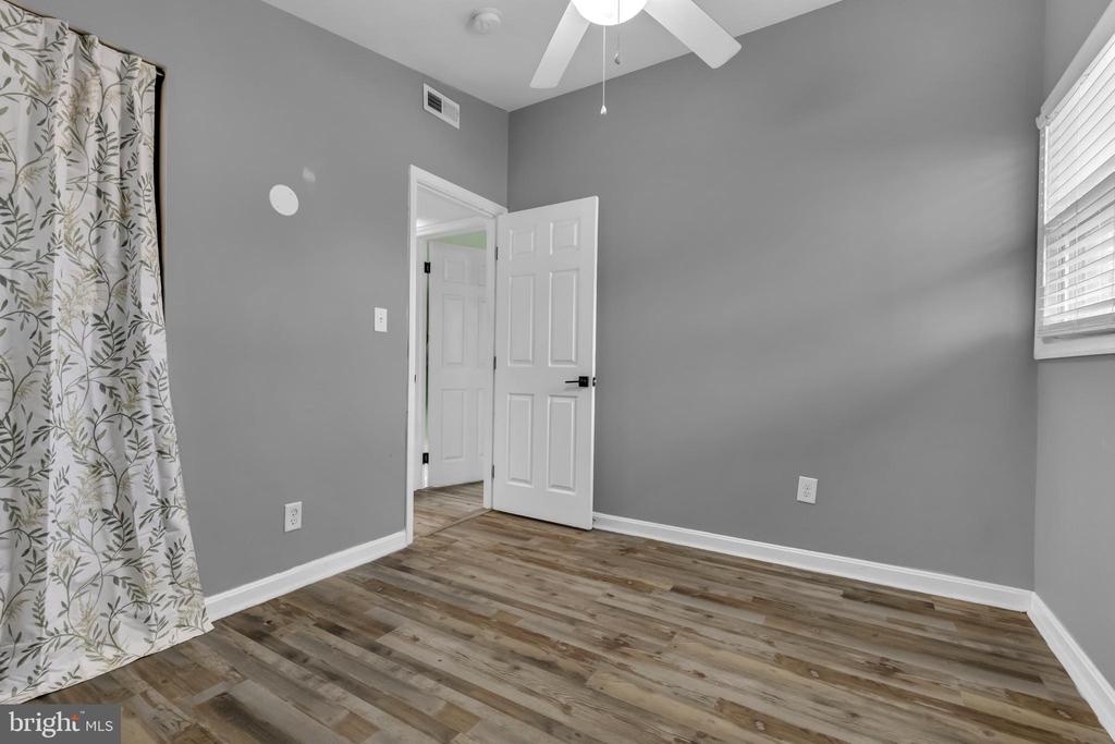 302 Gloucester Dr