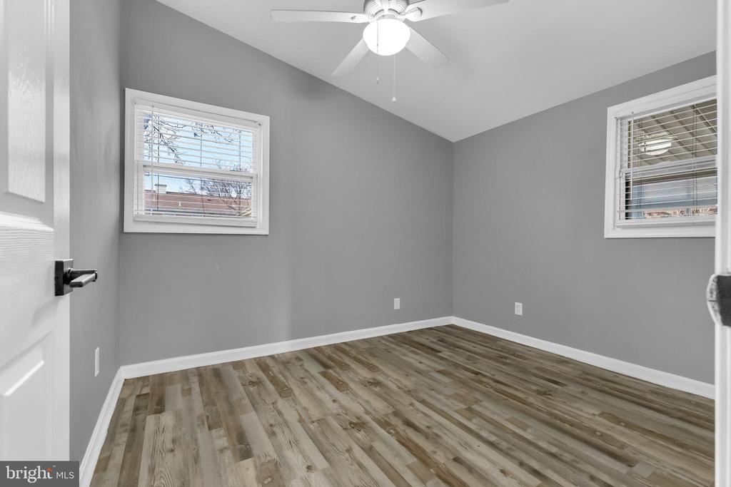 302 Gloucester Dr