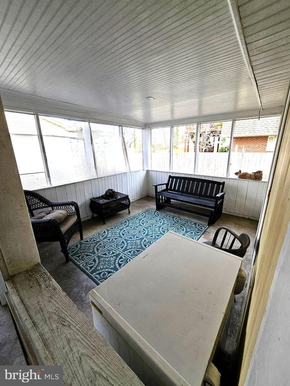 302 Gloucester Dr