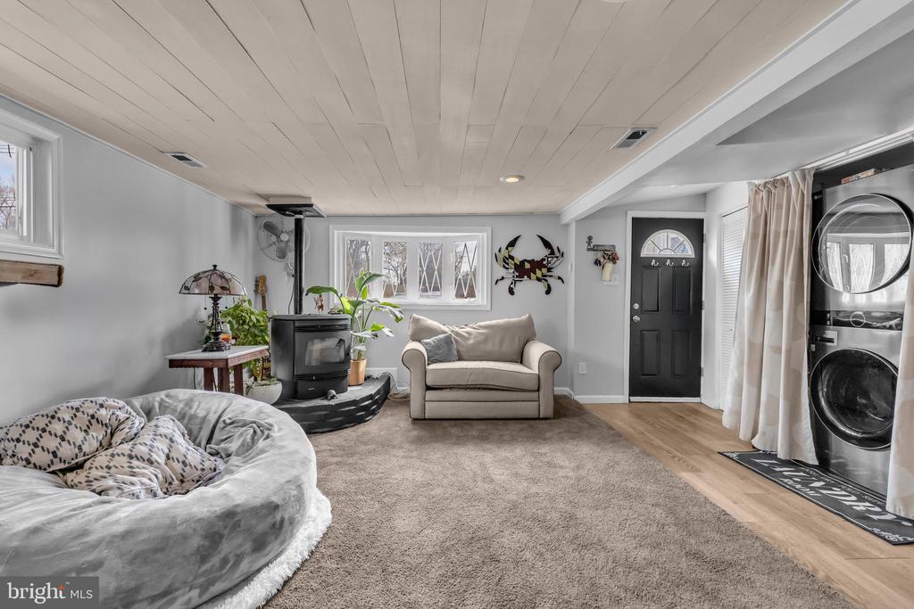 302 Gloucester Dr