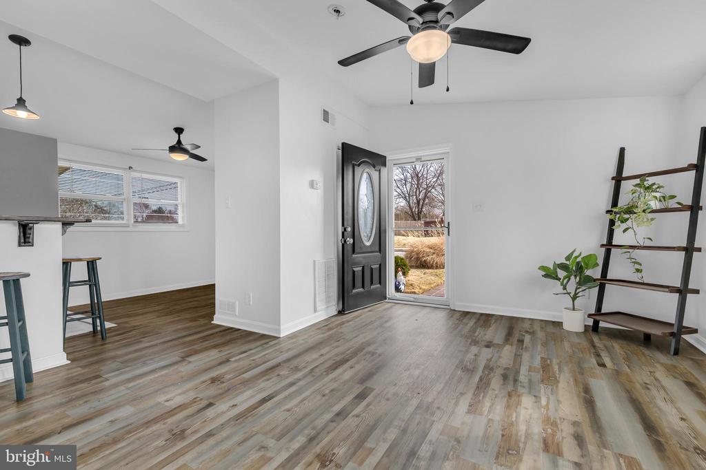 302 Gloucester Dr