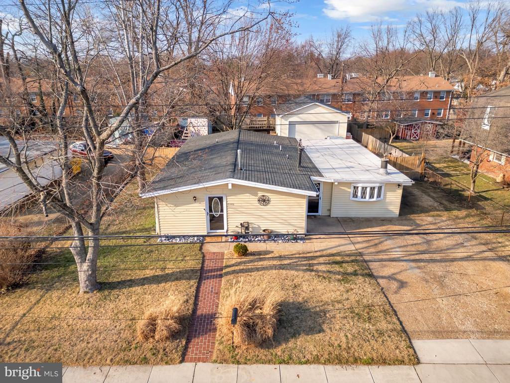 302 Gloucester Dr