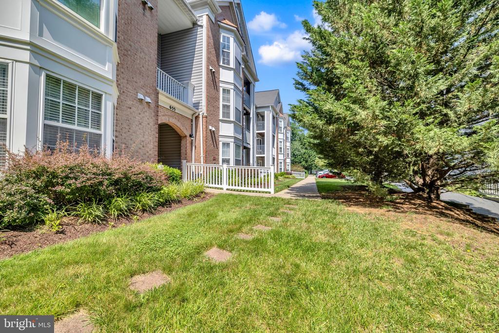 655 Burtons Cove Way #14