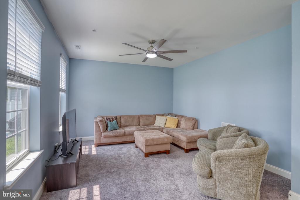 333 Morning Glory Dr