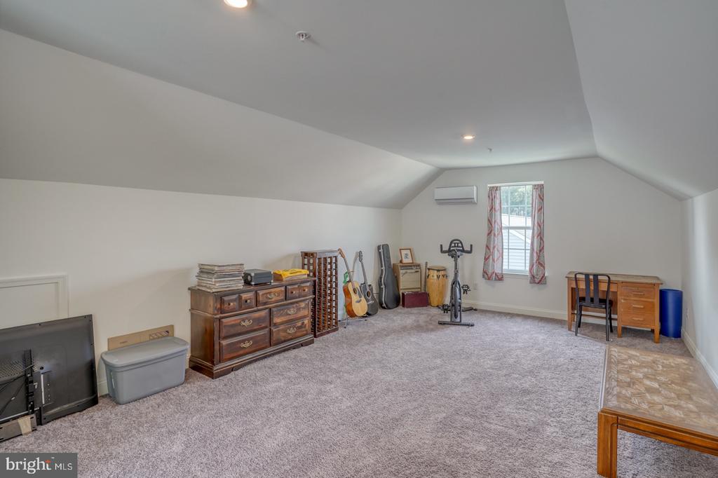 333 Morning Glory Dr
