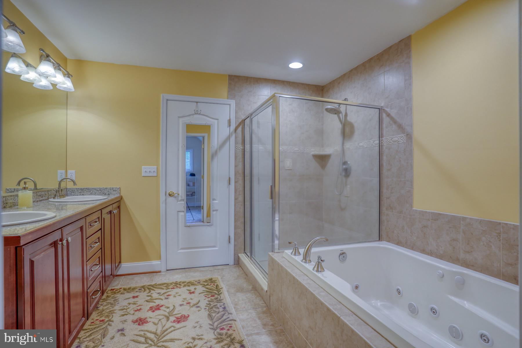 5569 Harmony Woods Dr