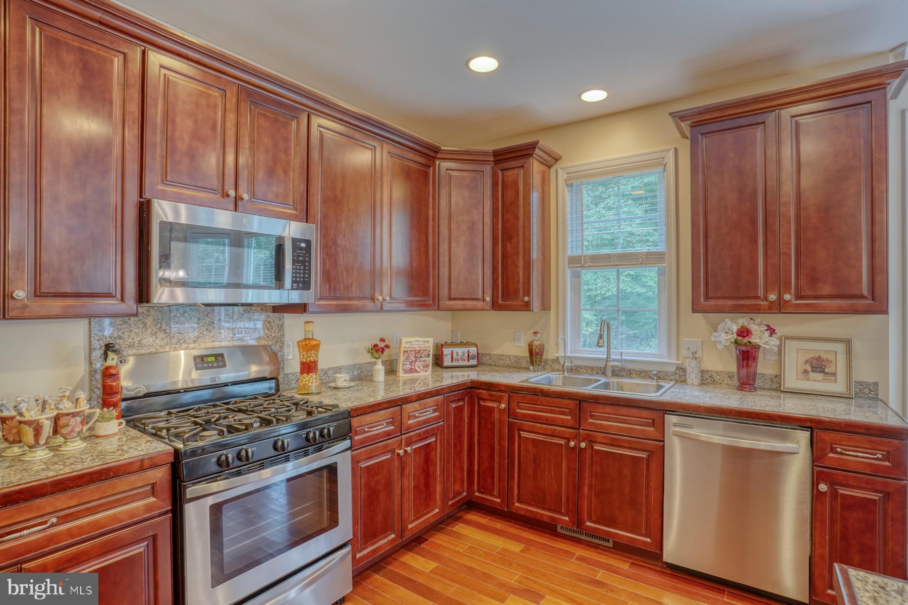 5569 Harmony Woods Dr