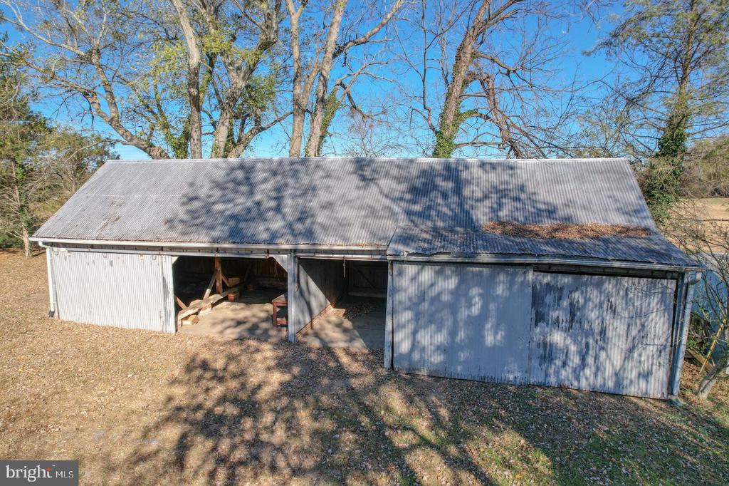 22040 Main St