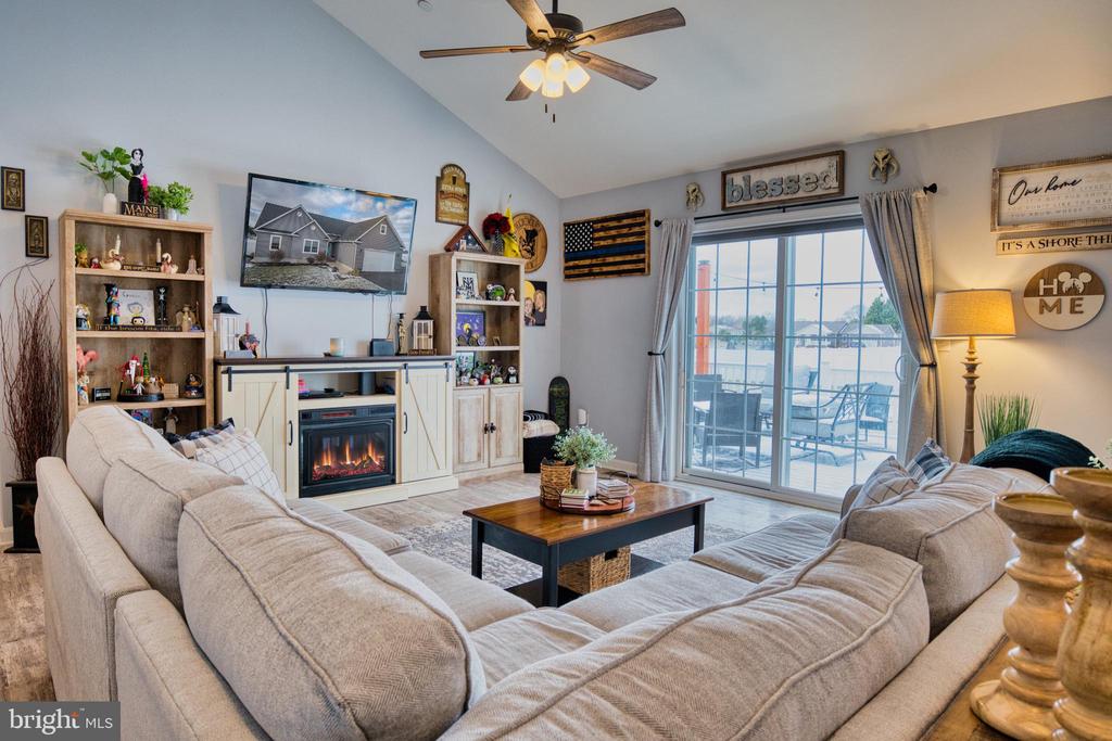 11490 Maplewood Dr