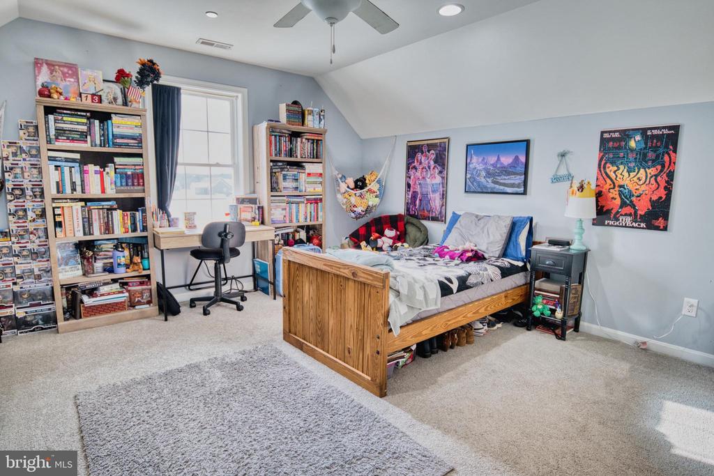 11490 Maplewood Dr