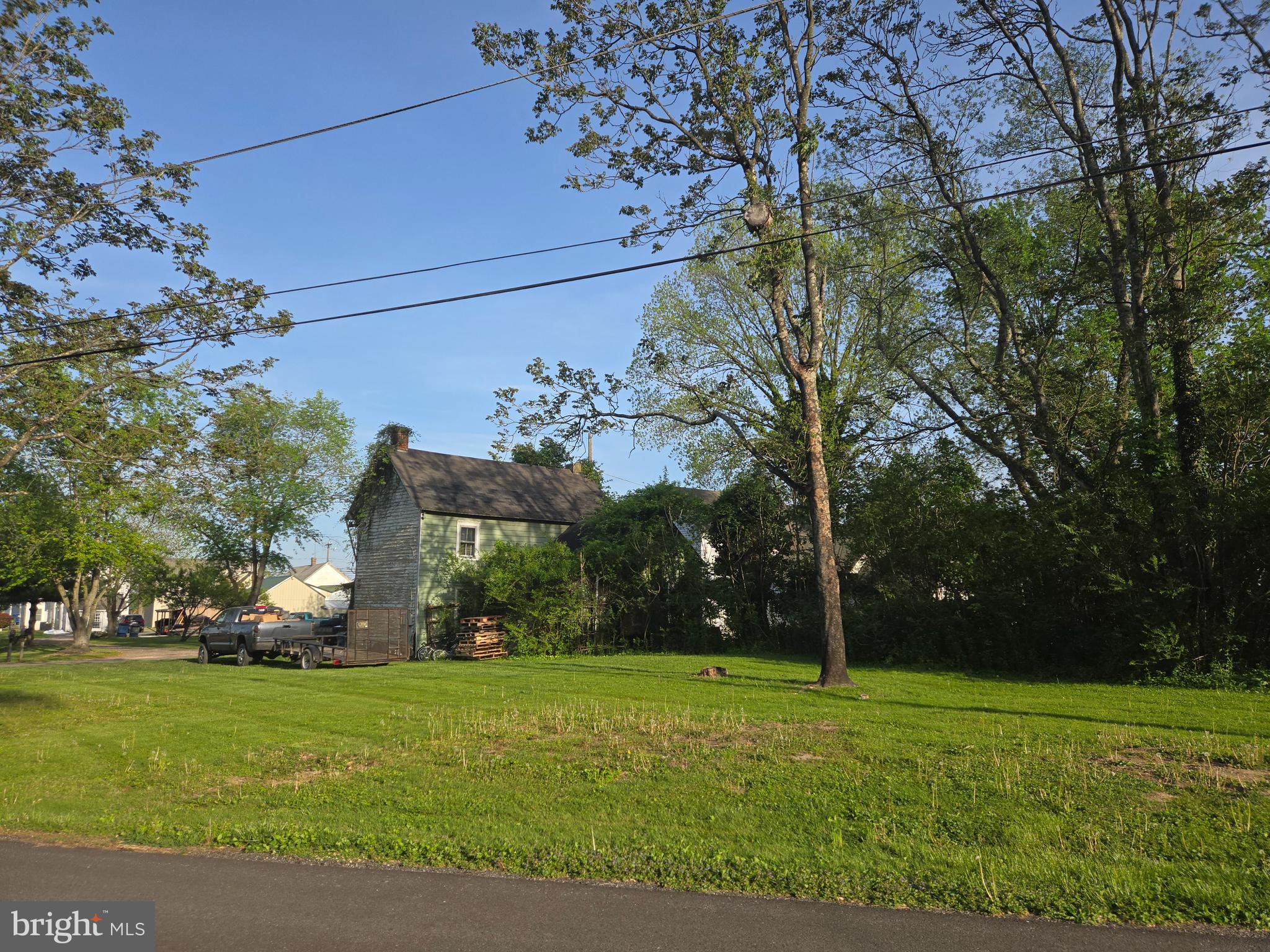 205 New St