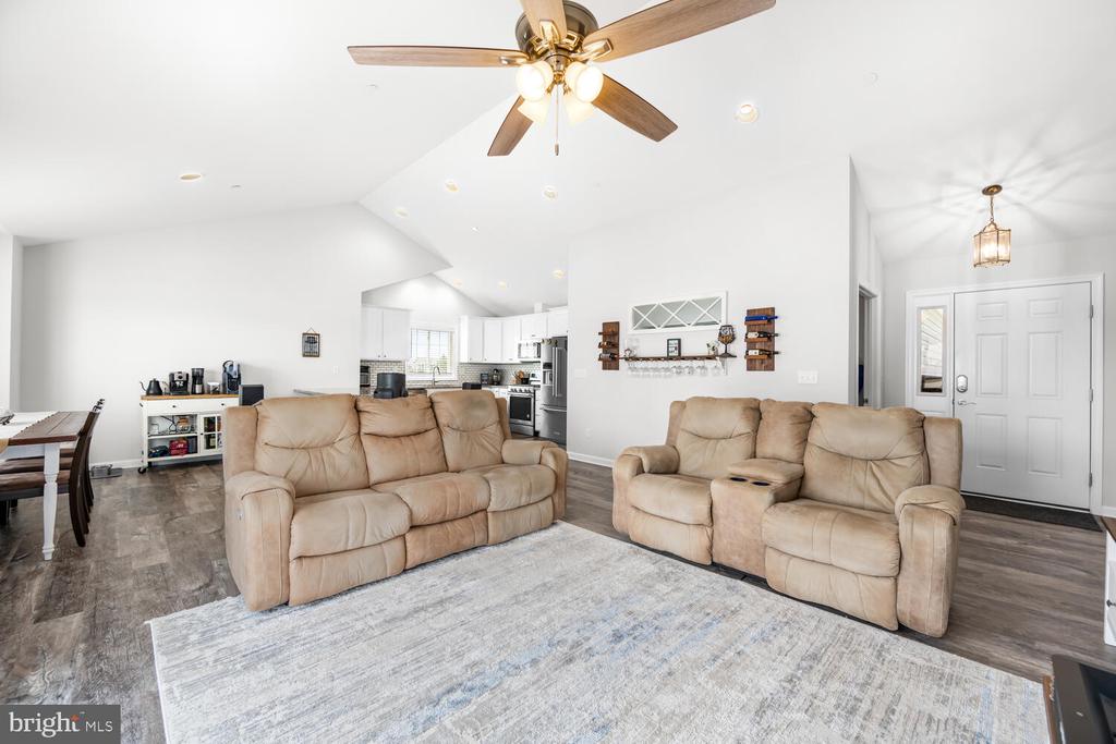 11575 Maplewood Dr