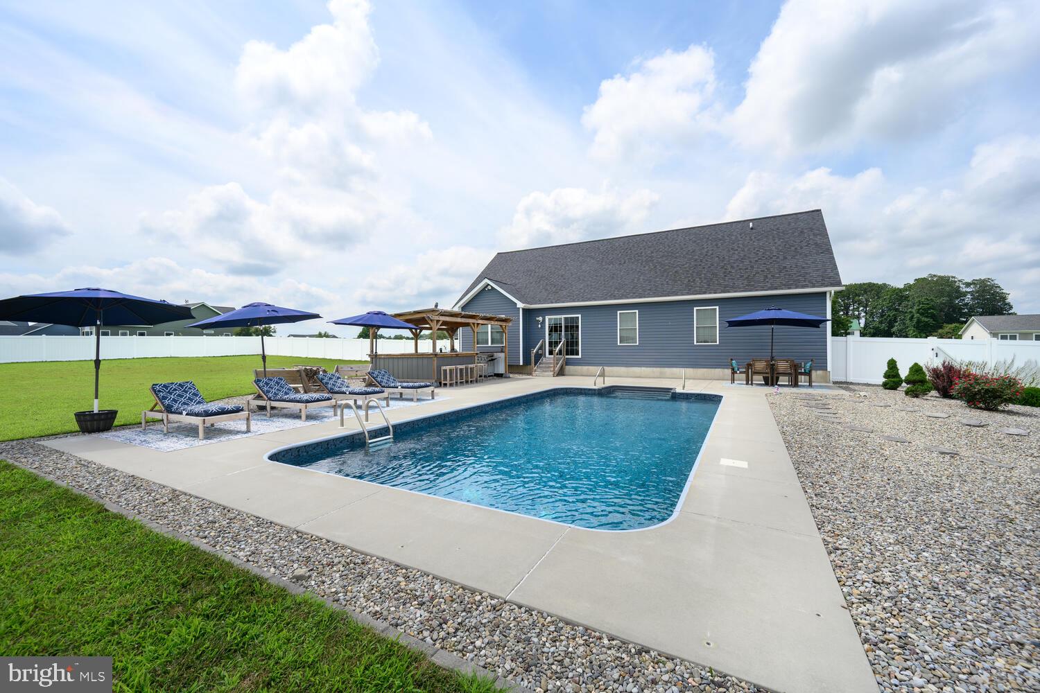 11575 Maplewood Dr