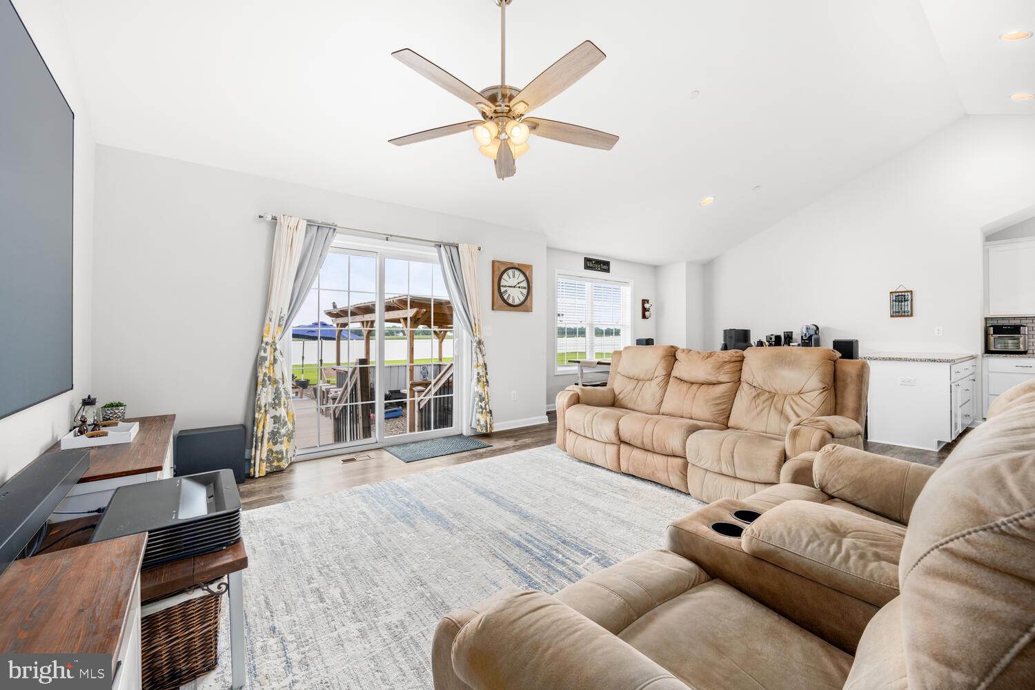 11575 Maplewood Dr