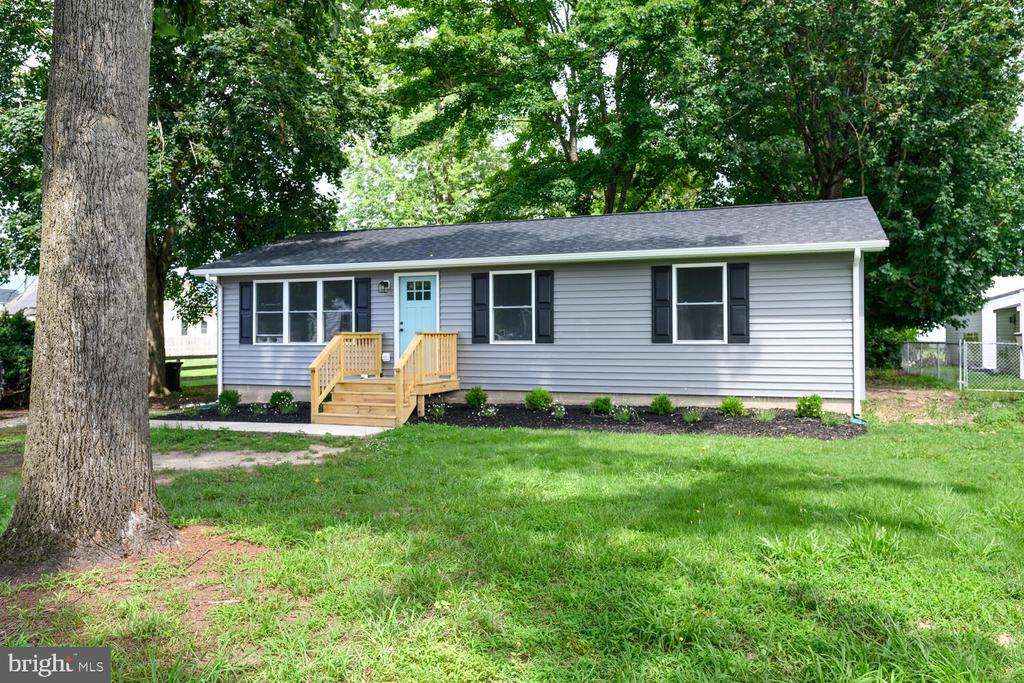 14 N Maple St