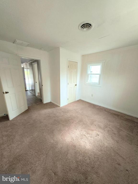406 LINCOLN STREET