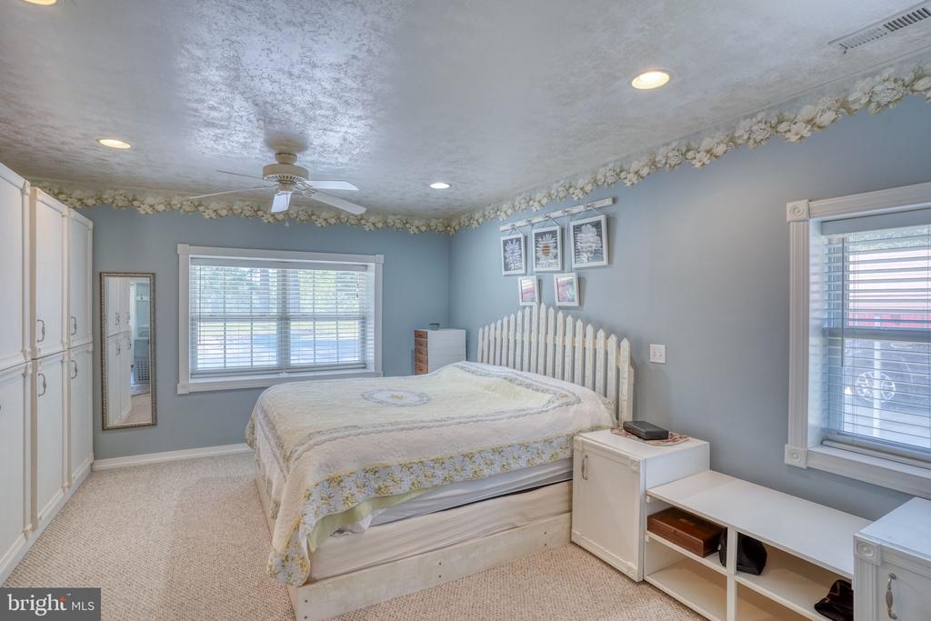 132 DEEP SHORE ROAD