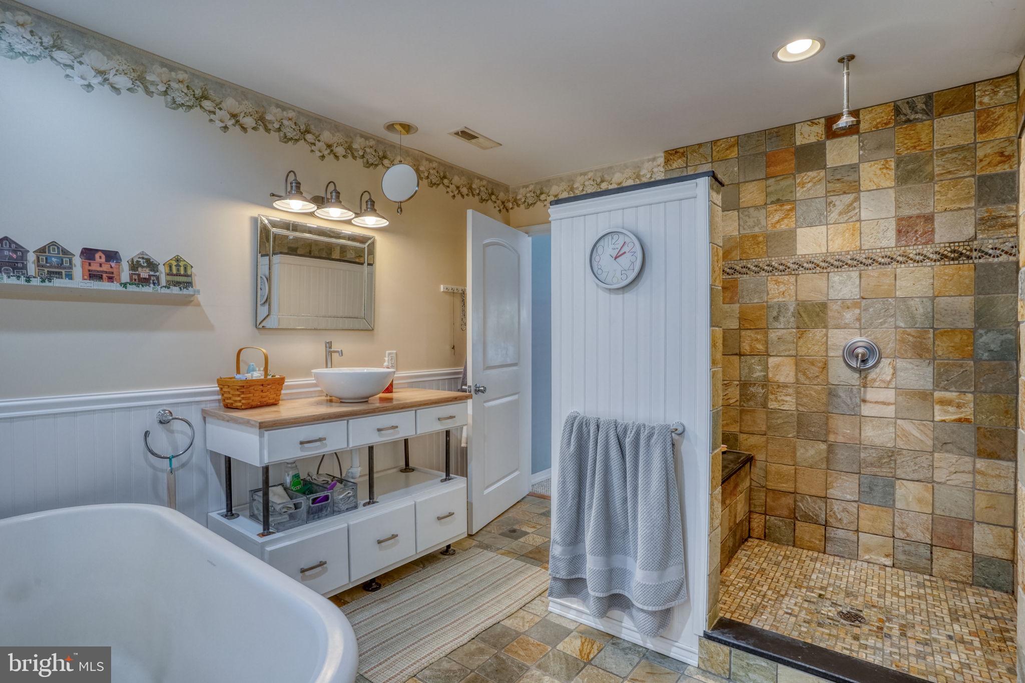 132 DEEP SHORE ROAD