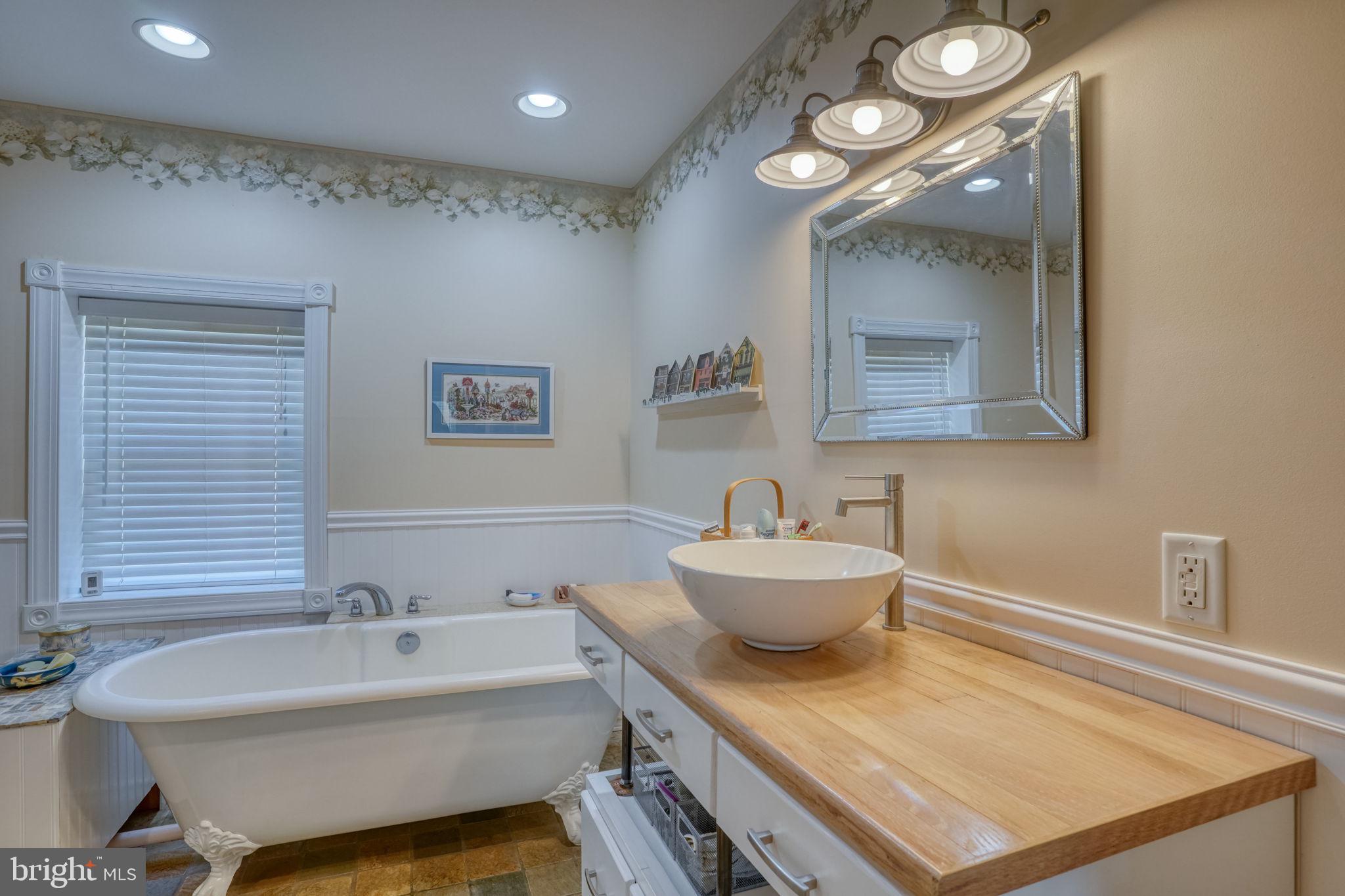 132 DEEP SHORE ROAD