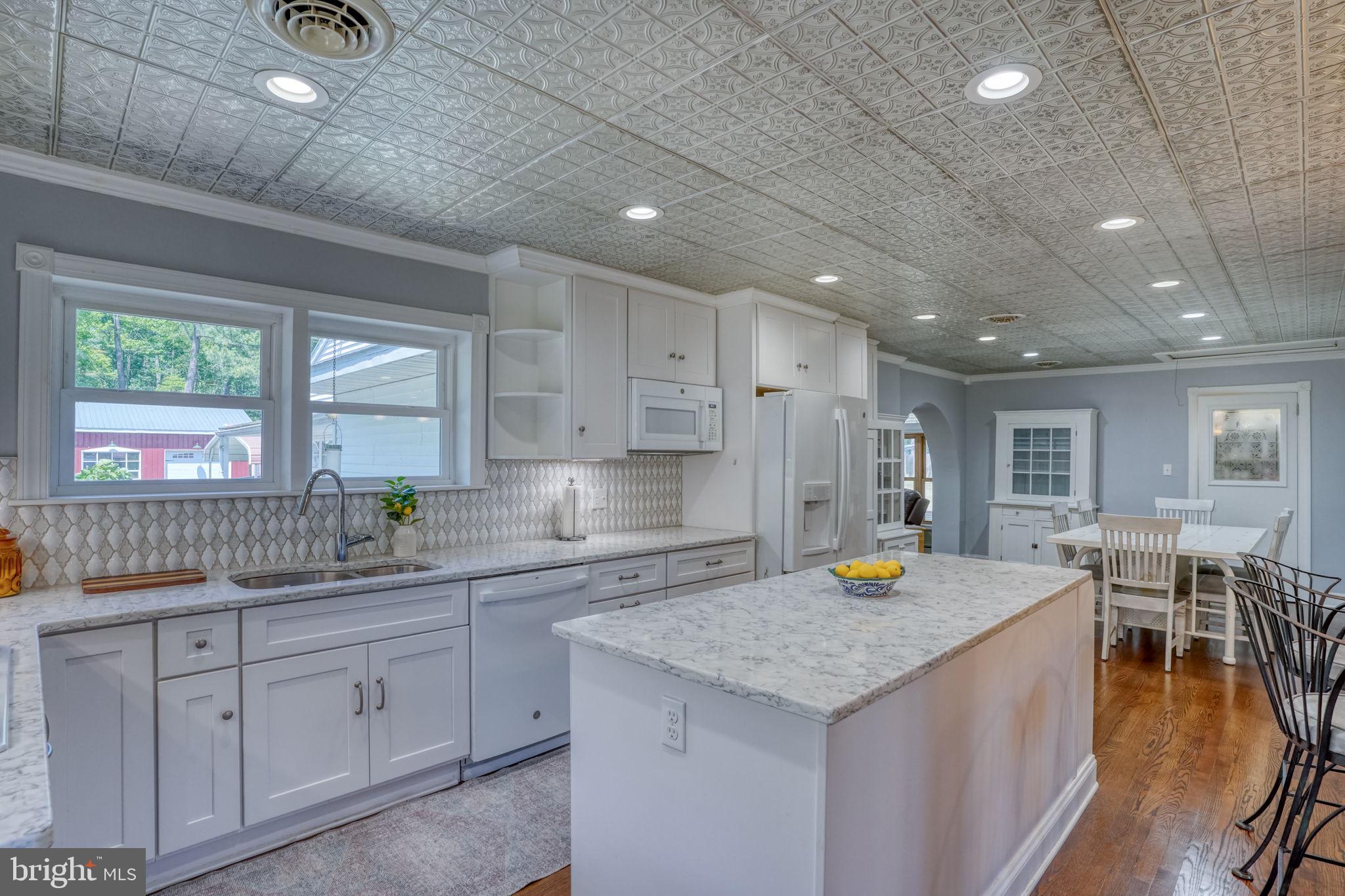 132 DEEP SHORE ROAD