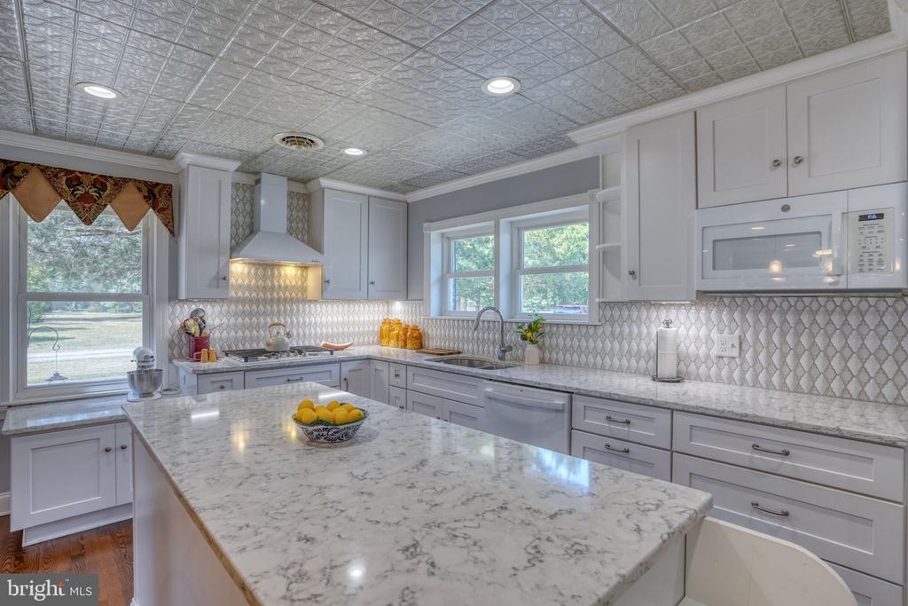 132 DEEP SHORE ROAD