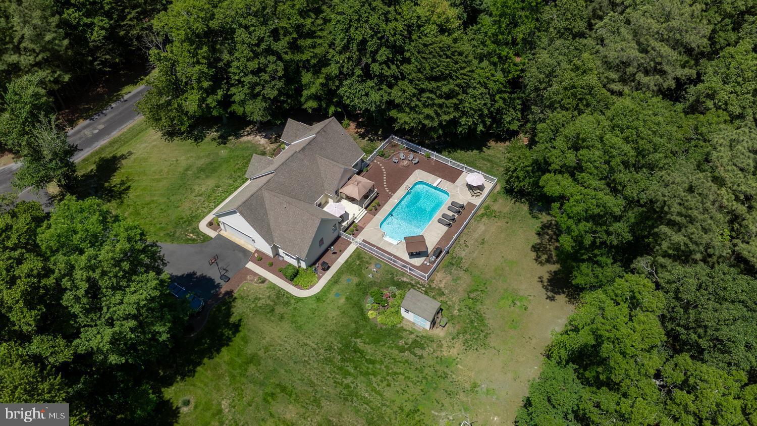 8047 LAUREL LANE
