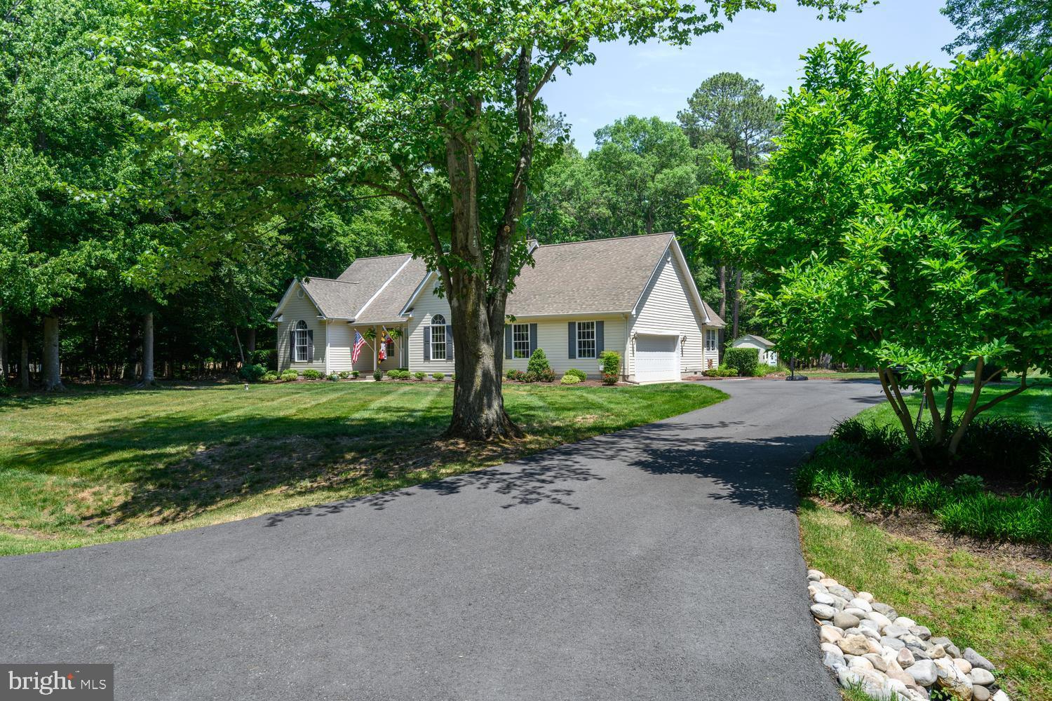 8047 LAUREL LANE