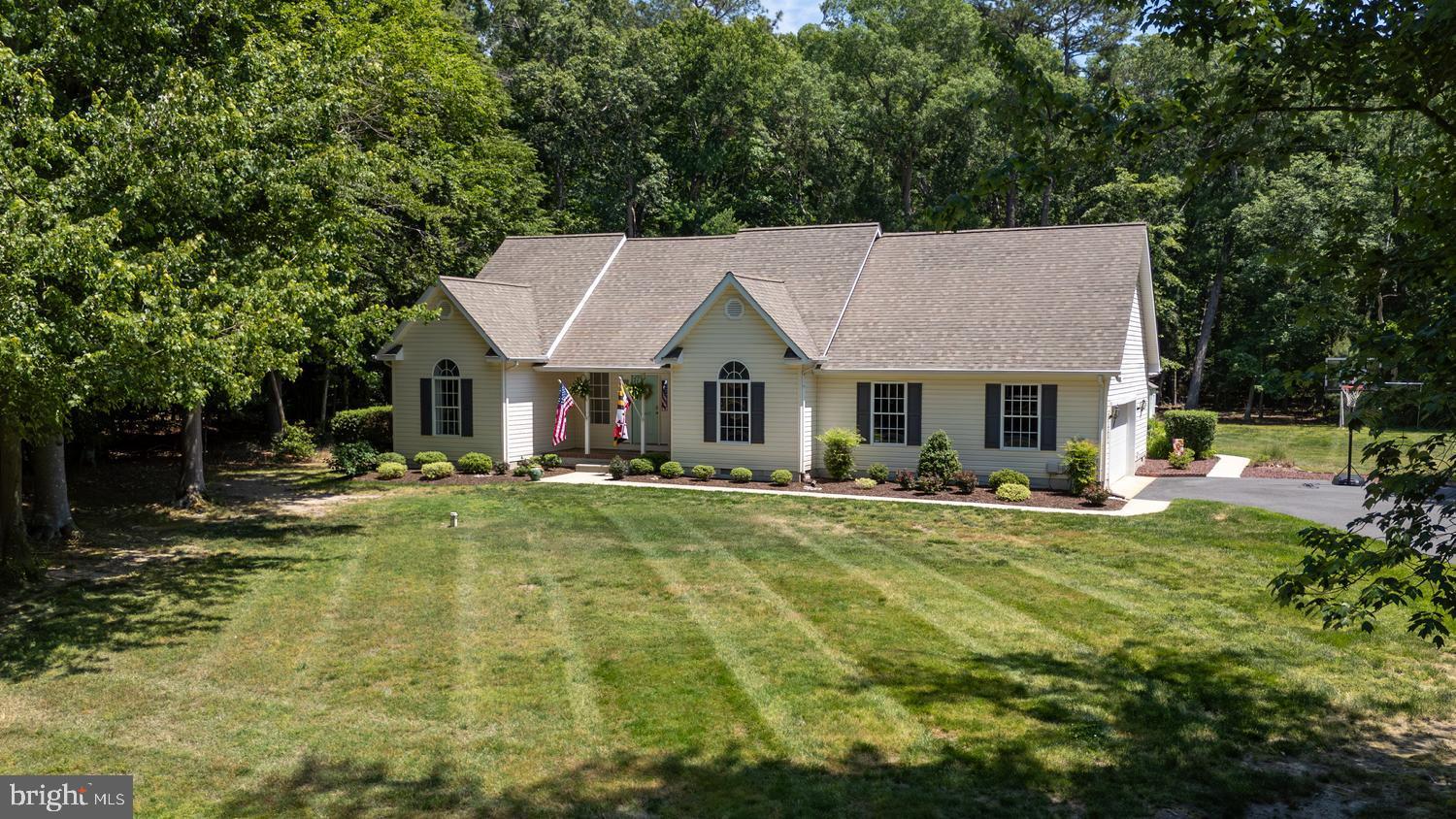 8047 LAUREL LANE