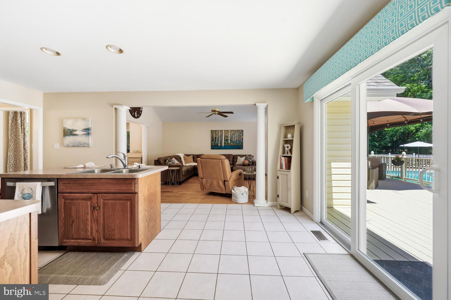 8047 LAUREL LANE