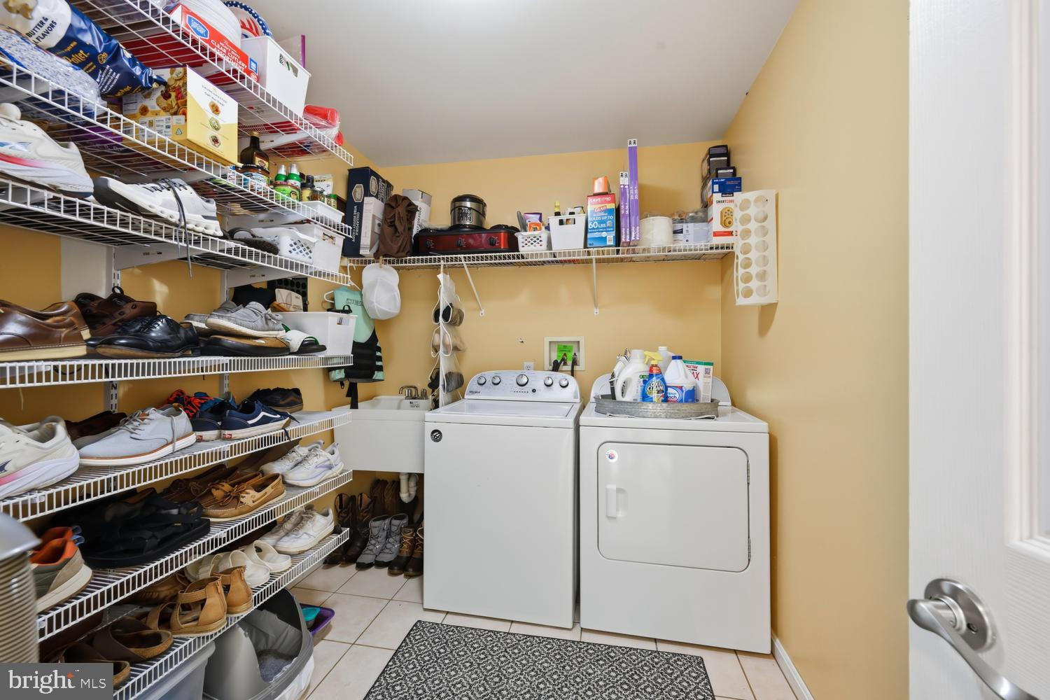 8047 LAUREL LANE