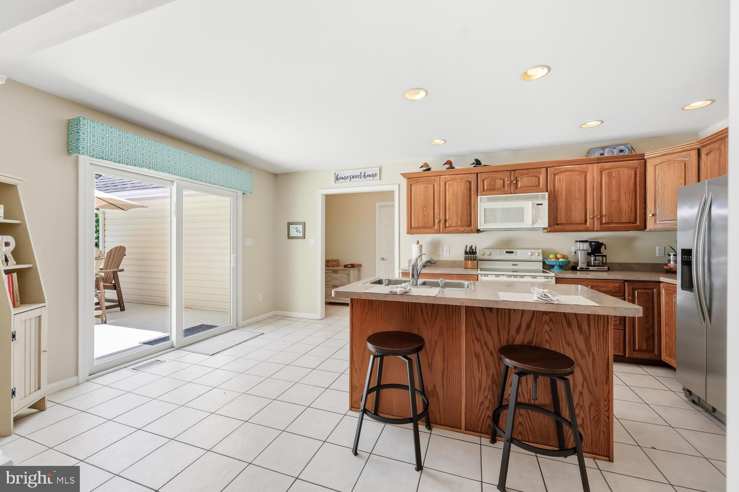 8047 LAUREL LANE