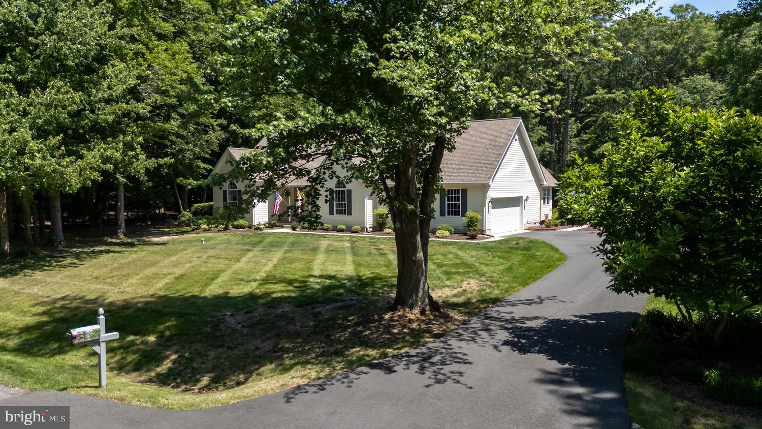 8047 LAUREL LANE