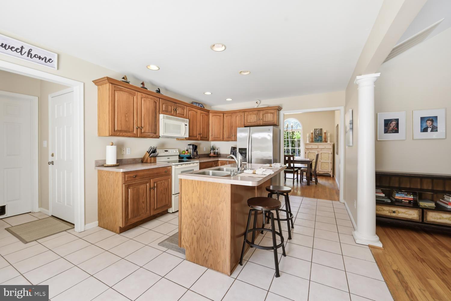 8047 LAUREL LANE