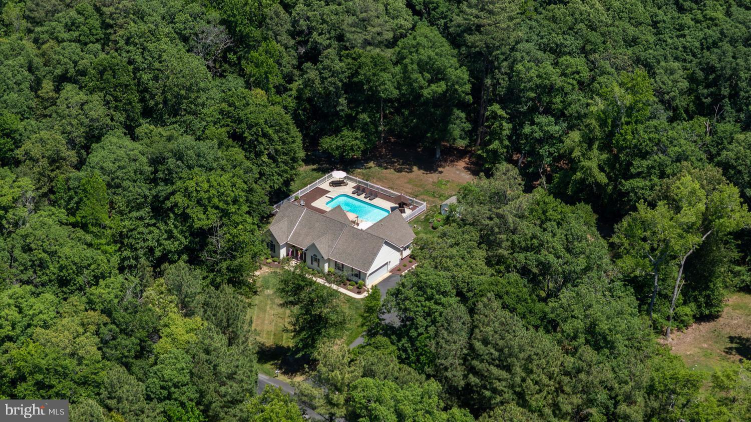 8047 LAUREL LANE