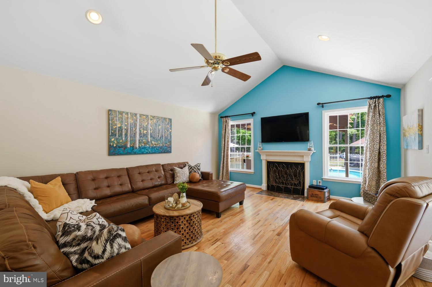 8047 LAUREL LANE