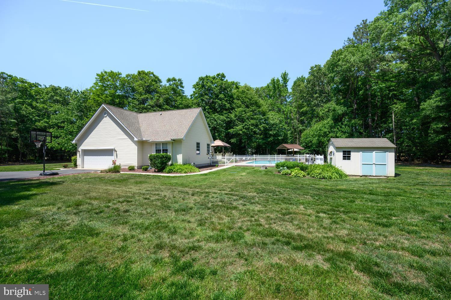 8047 LAUREL LANE