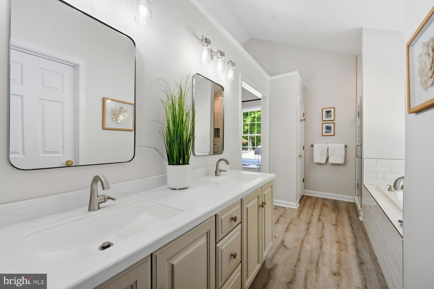 8047 LAUREL LANE