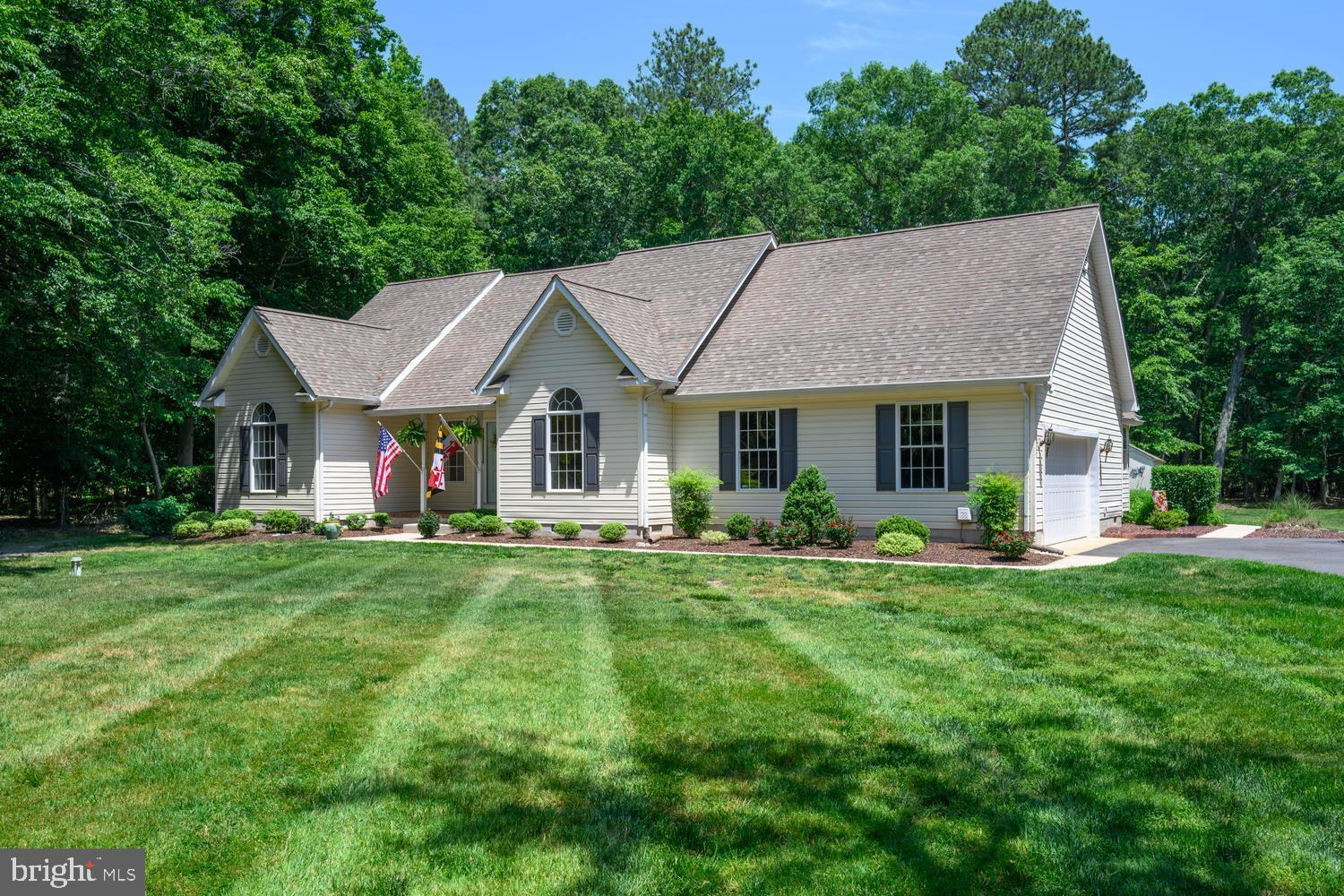 8047 LAUREL LANE