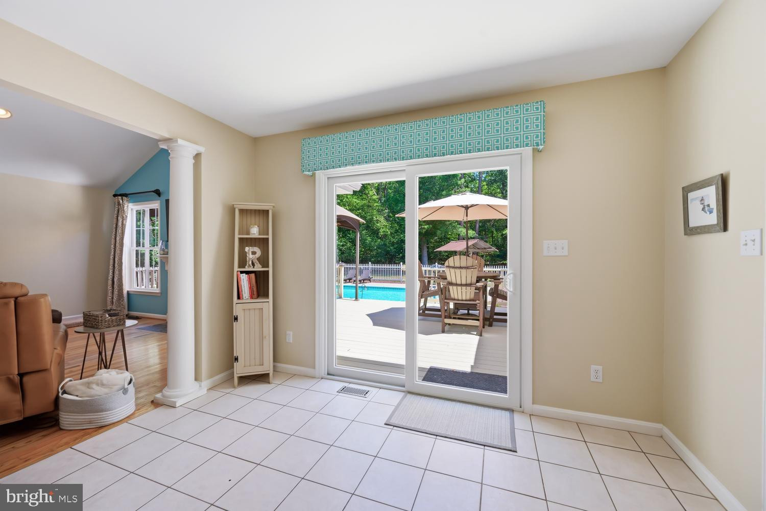 8047 LAUREL LANE